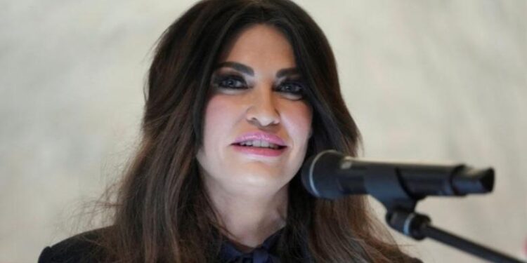 Trump dhe Rubio shqyrtojnë shkarkimin e ambasadores amerikane në Greqi, Kimberly Guilfoyle