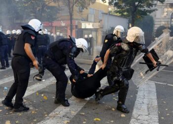 Bilanci i protestës: 28 të lënduar morën ndihmë mjekësore, mes tyre 19 policë